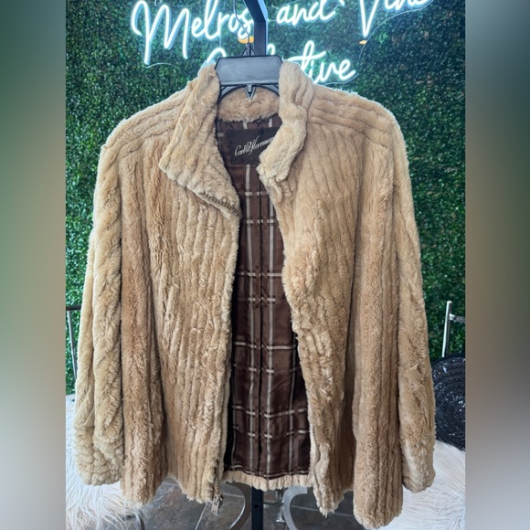 Carl W. Herrmann Fur Coat - Picture 5 of 11